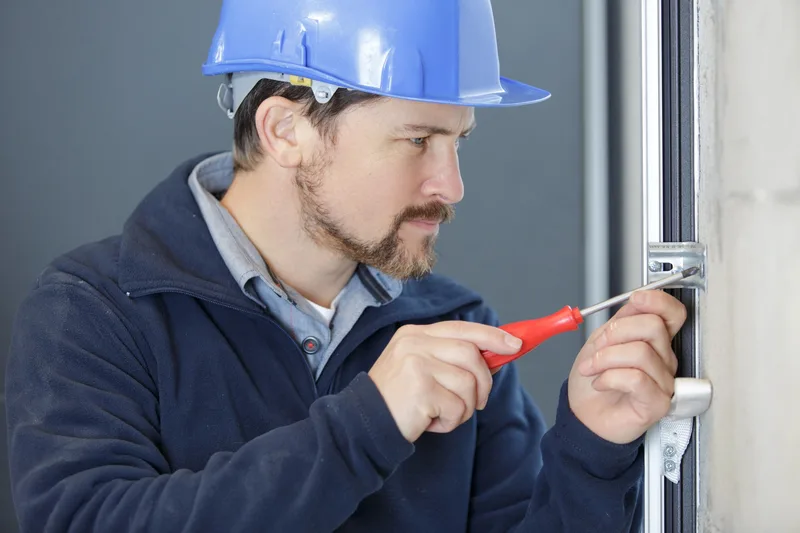 Serrurier professionnel en intervention — Serrurier Cordonnier, Argenteuil (95)